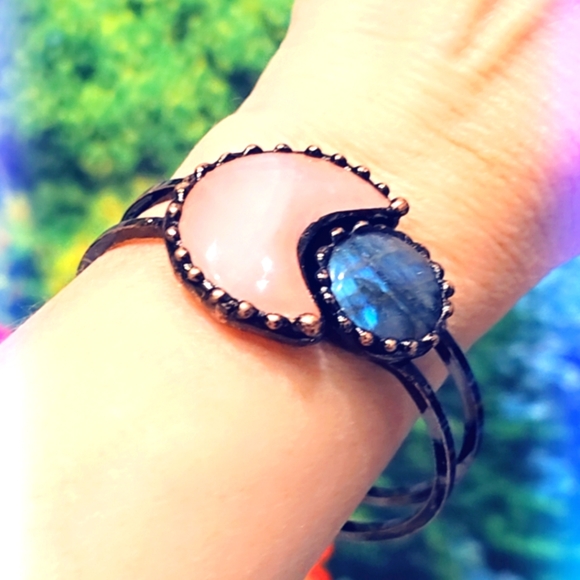 Jewelry - Rose Quartz & Labradorite Moon 🌙 & Sun 🌞 Gemstone Bracelet